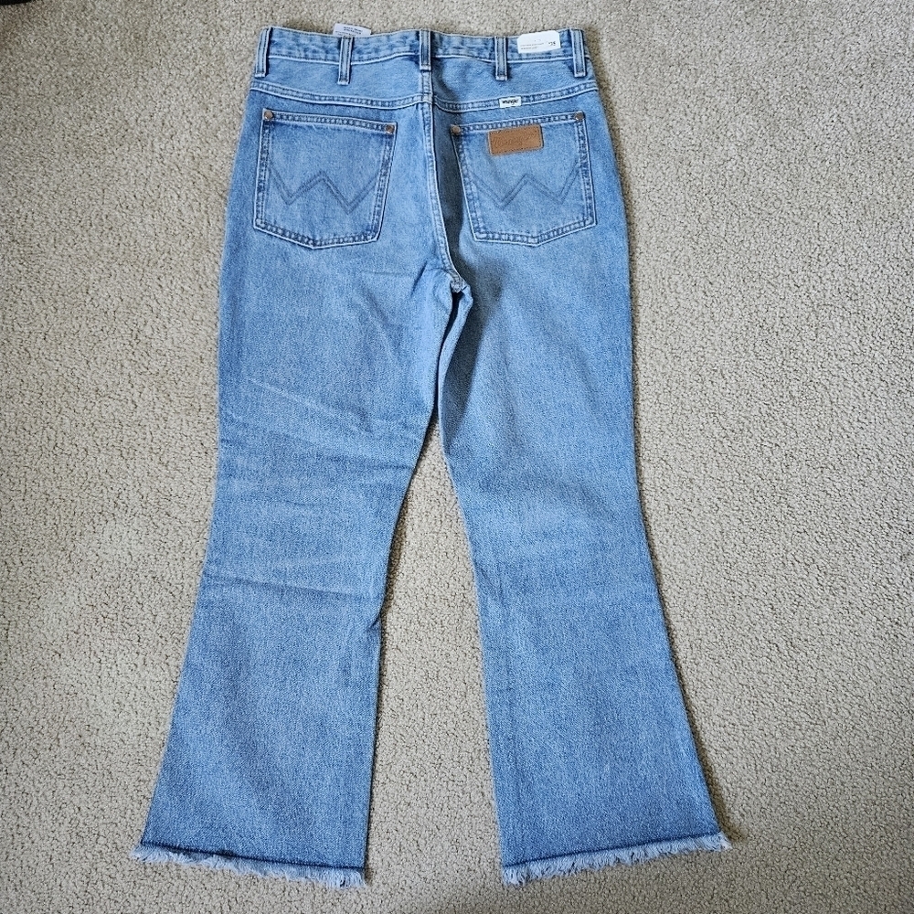 Wrangler WROCK 672 Women's Medium Wash High Rise Flare Jeans 29x27 - Picture 3 of 7